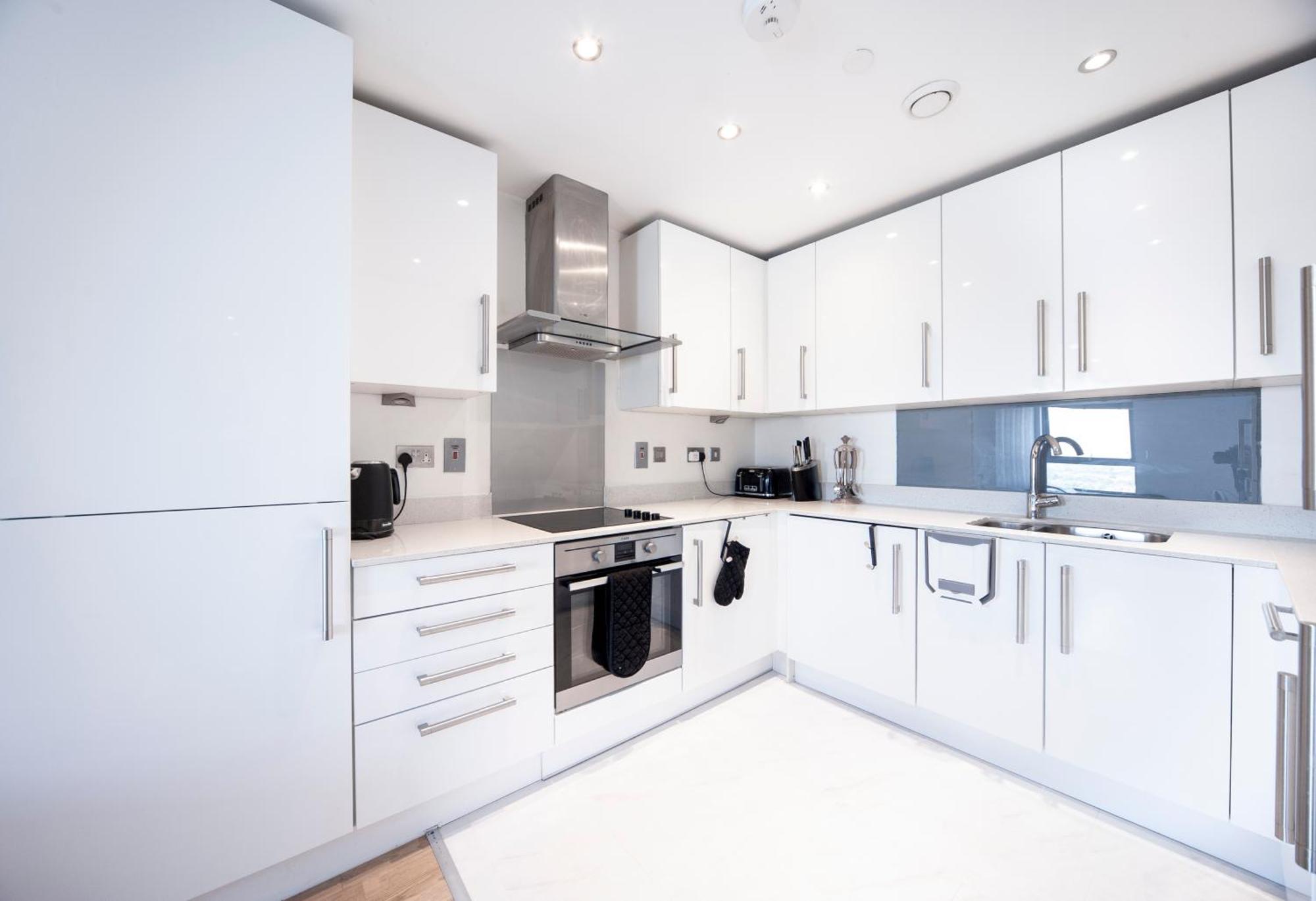 Top Floor Apt - 2 Bed/2 Bath + Private Balcony 伦敦 外观 照片