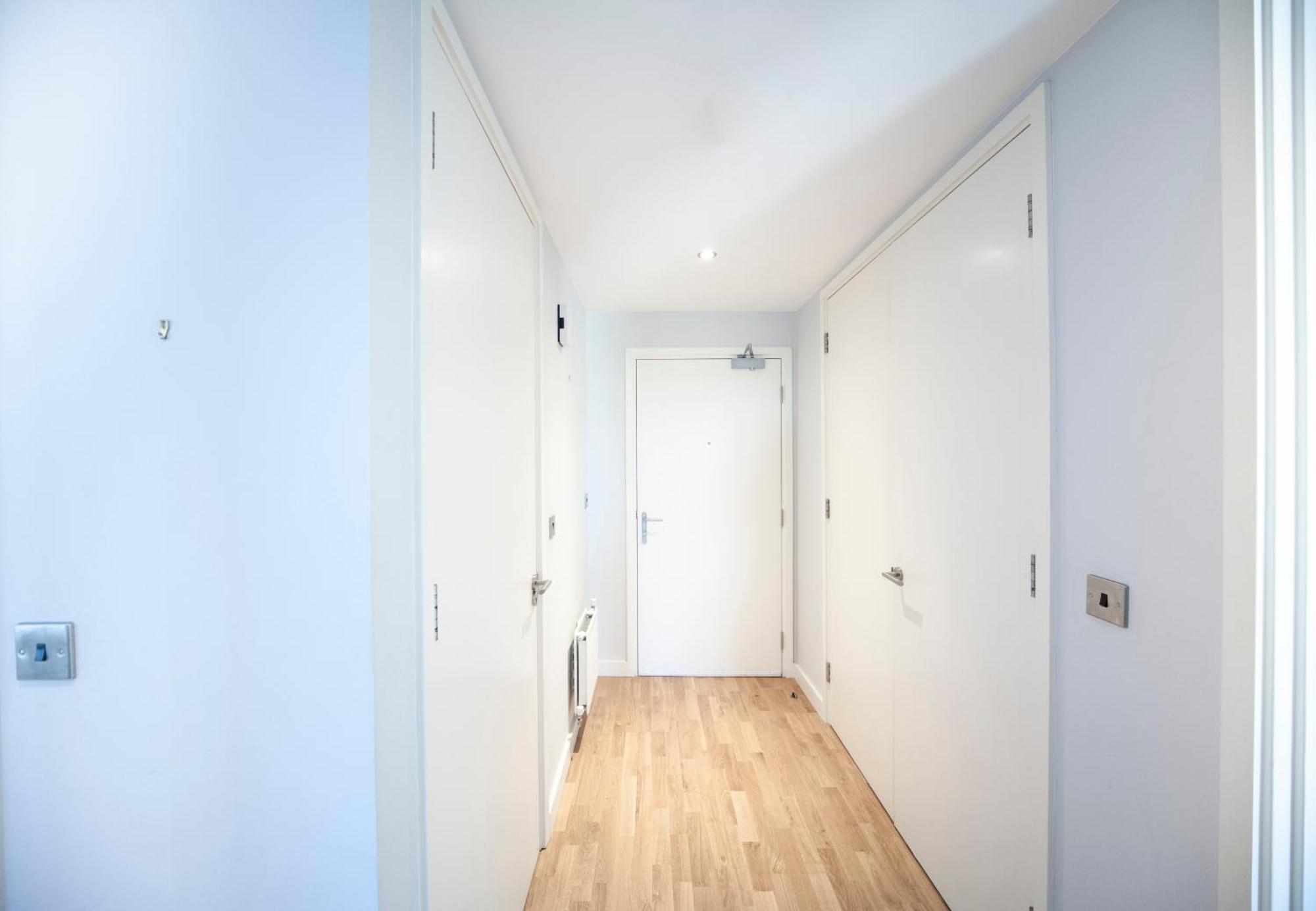 Top Floor Apt - 2 Bed/2 Bath + Private Balcony 伦敦 外观 照片