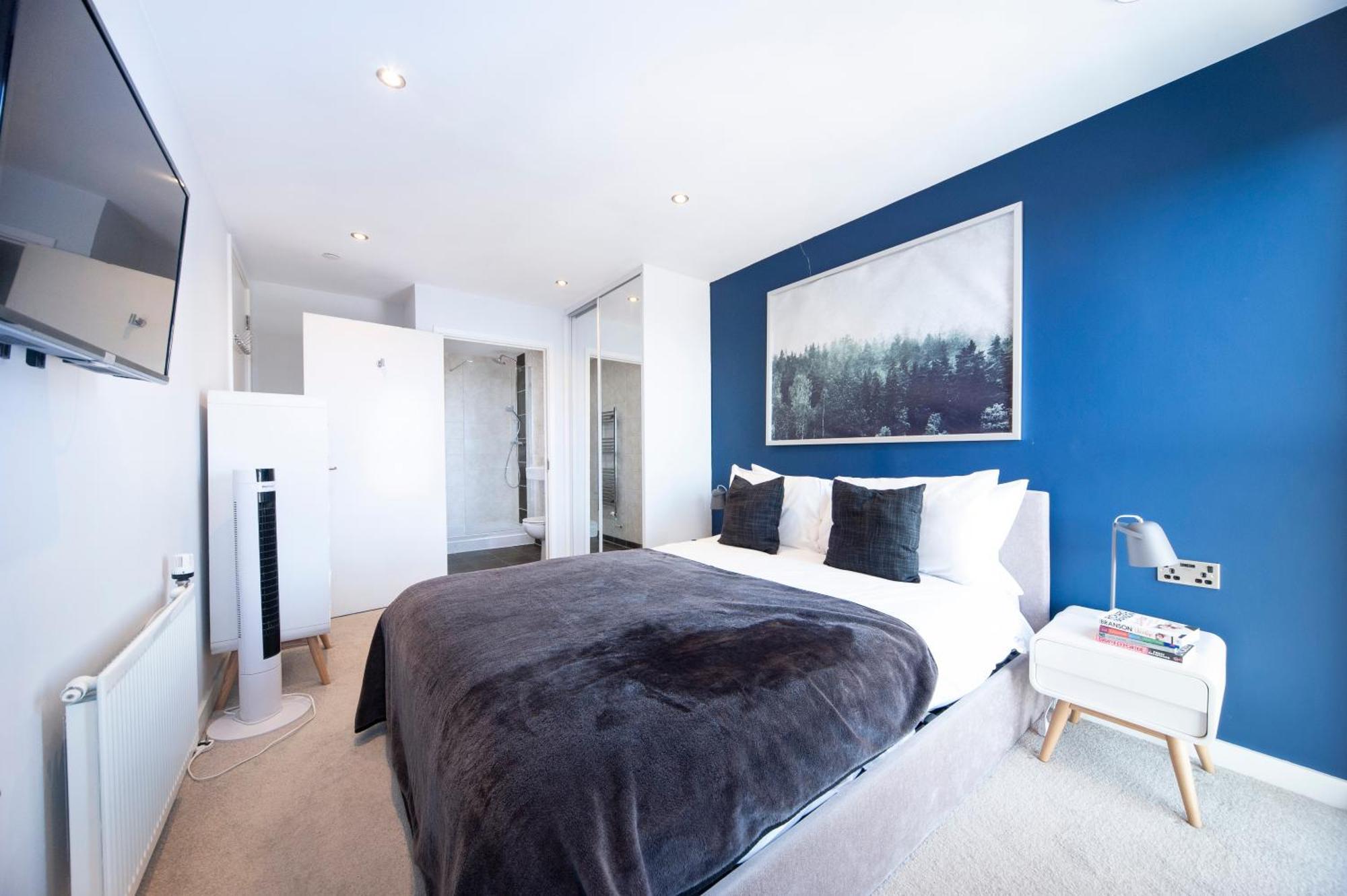 Top Floor Apt - 2 Bed/2 Bath + Private Balcony 伦敦 外观 照片