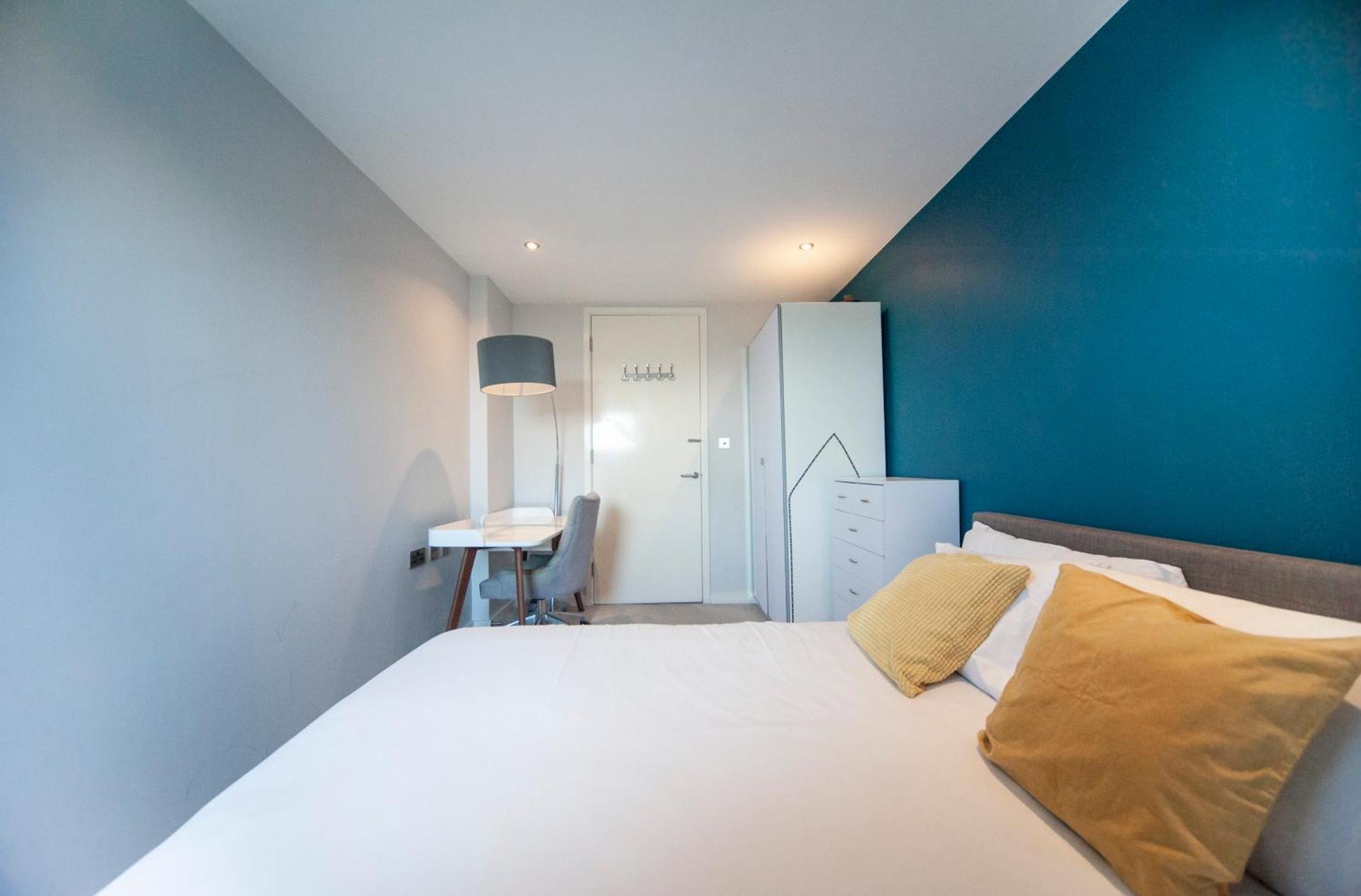 Top Floor Apt - 2 Bed/2 Bath + Private Balcony 伦敦 外观 照片