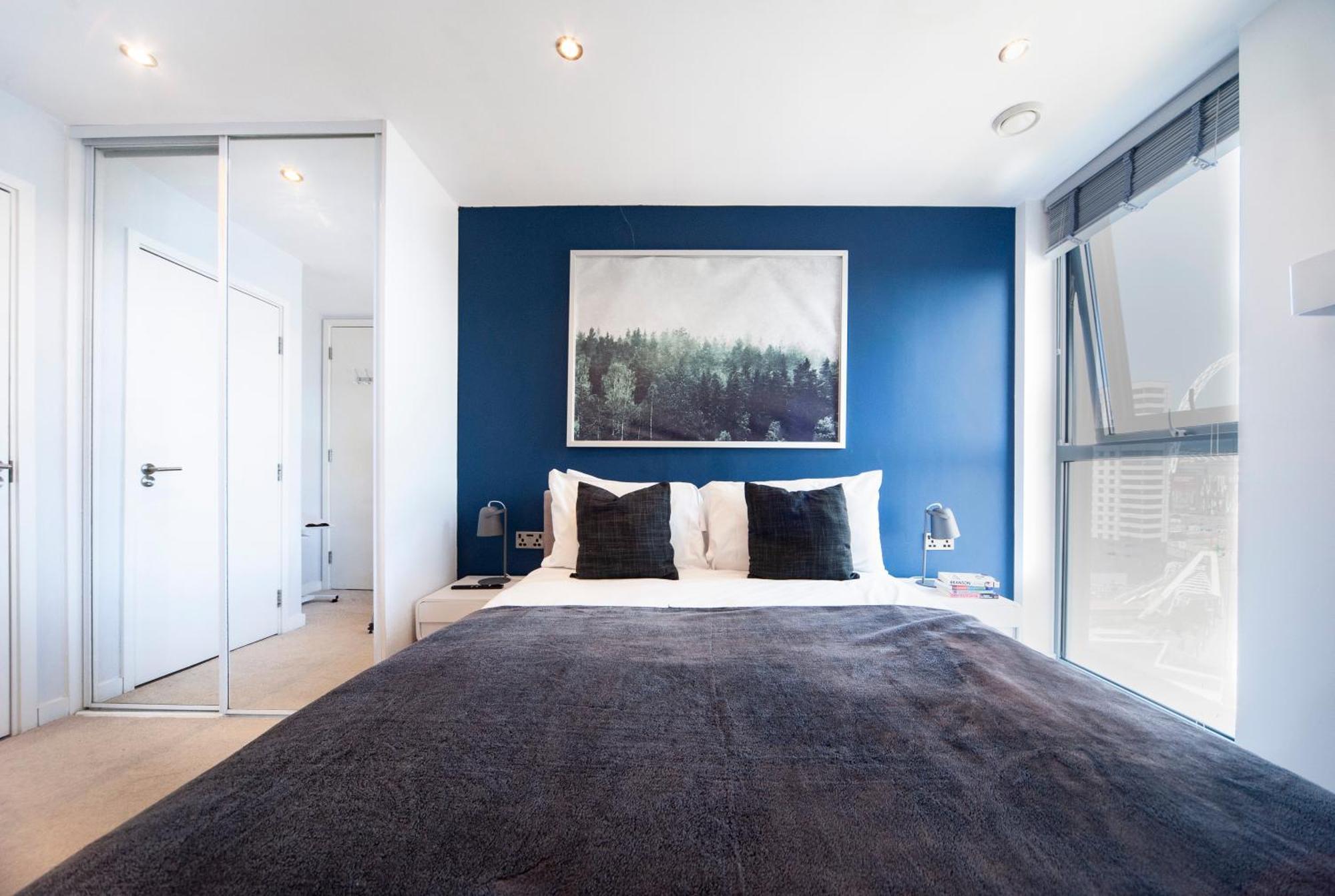 Top Floor Apt - 2 Bed/2 Bath + Private Balcony 伦敦 外观 照片